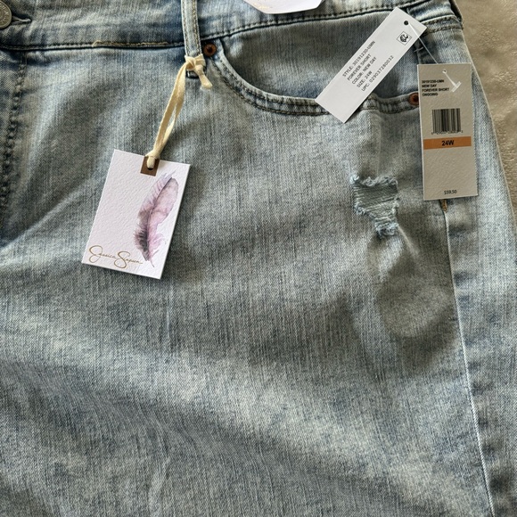 Jessica Simpson forever short - Picture 3 of 3